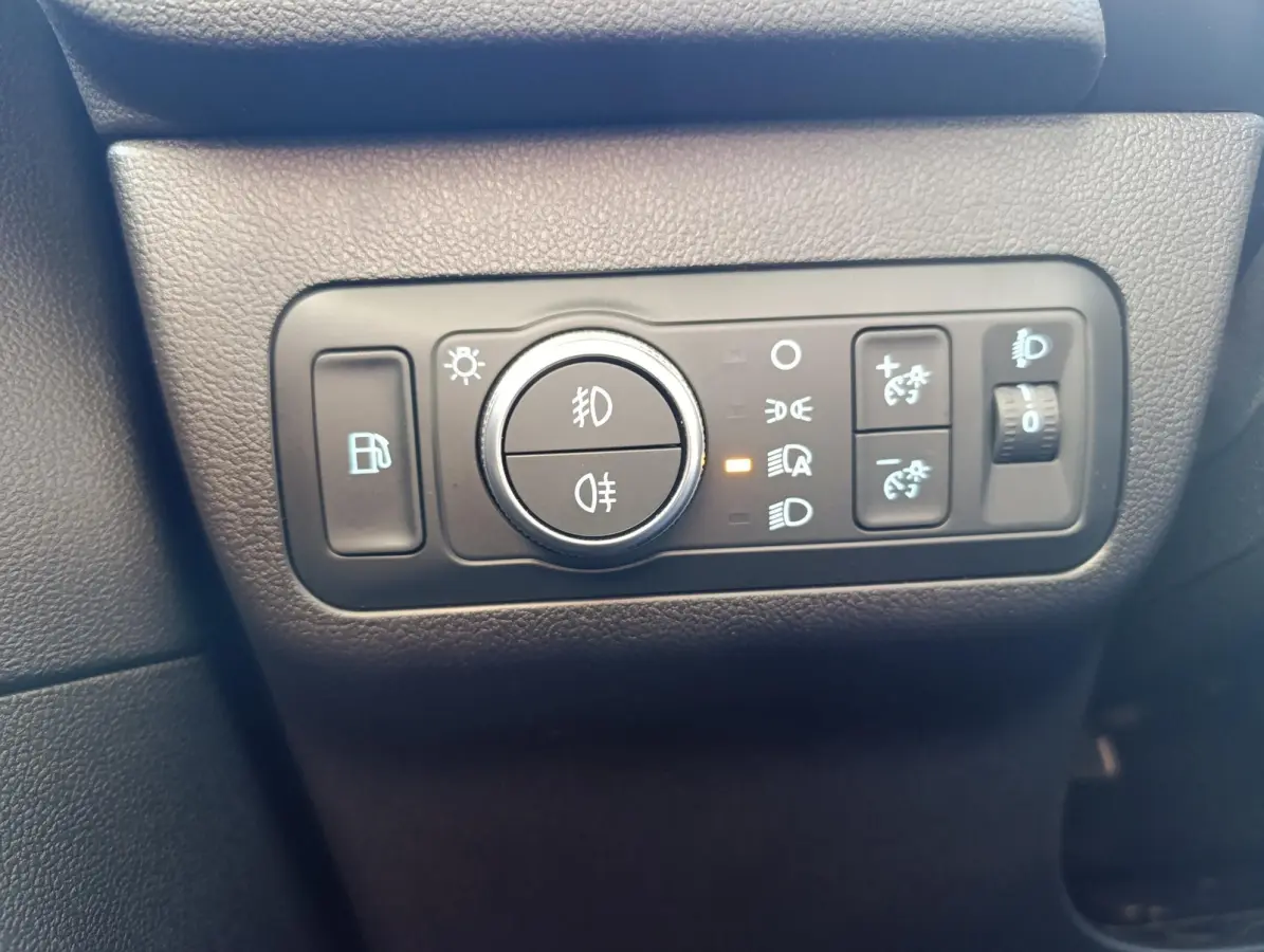 2.5 PHEV ST-Line | Panoramadak | Stoelverwarming | Trekhaak | Camera | Climate Control | Dealeronderhouden