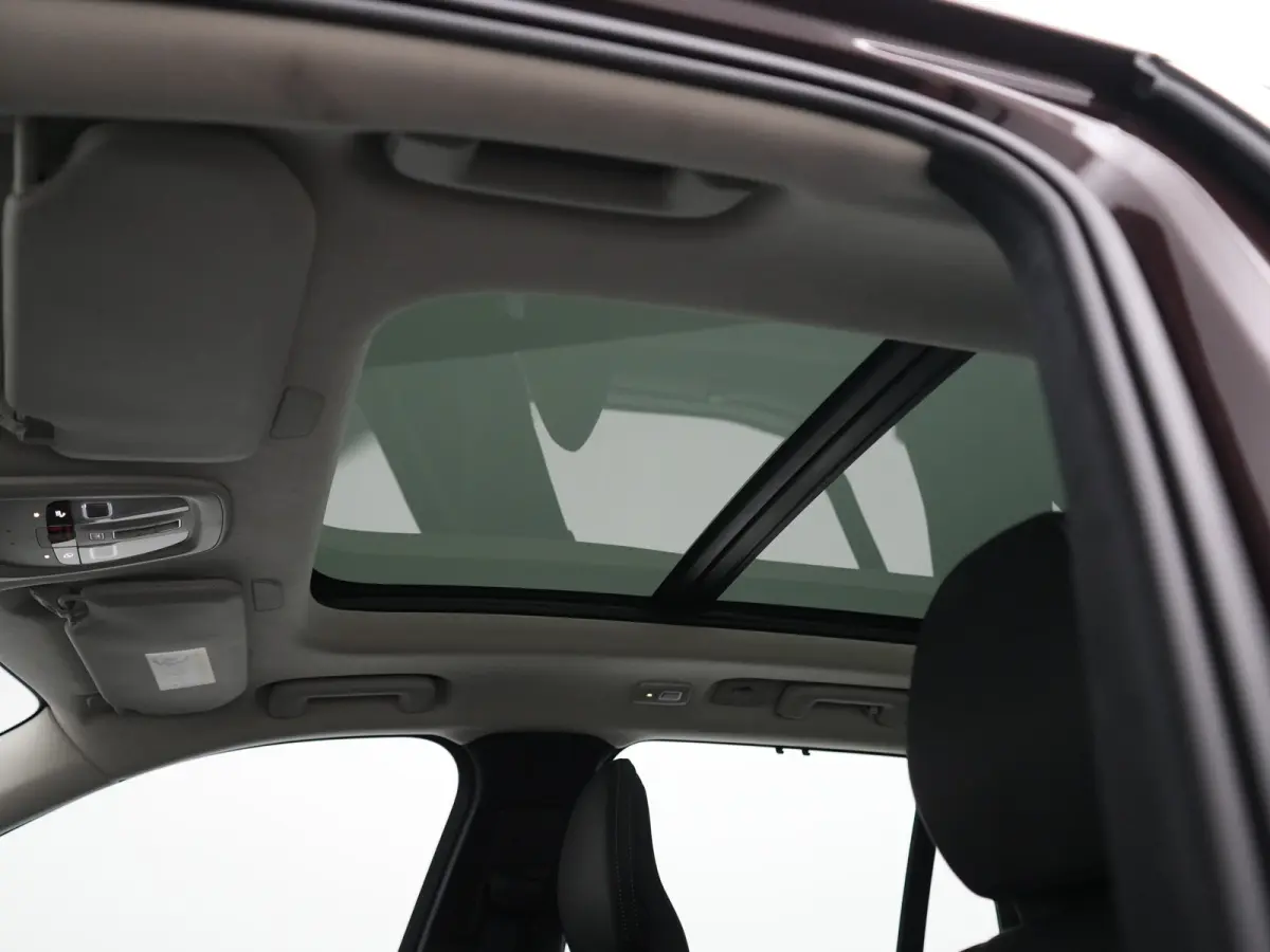 T8 Recharge Ultra Dark | Luchtvering | Bowers & Wilkins | Stoelventilatie & Massage | Head-Up | Trekhaak | 360° Camera | Panoramadak