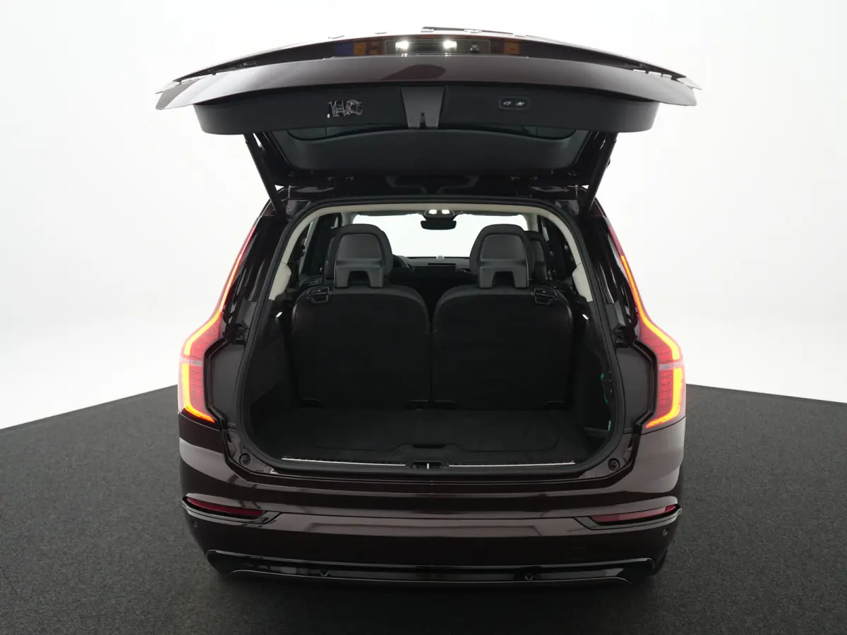 T8 Recharge Ultra Dark | Luchtvering | Bowers & Wilkins | Stoelventilatie & Massage | Head-Up | Trekhaak | 360° Camera | Panoramadak