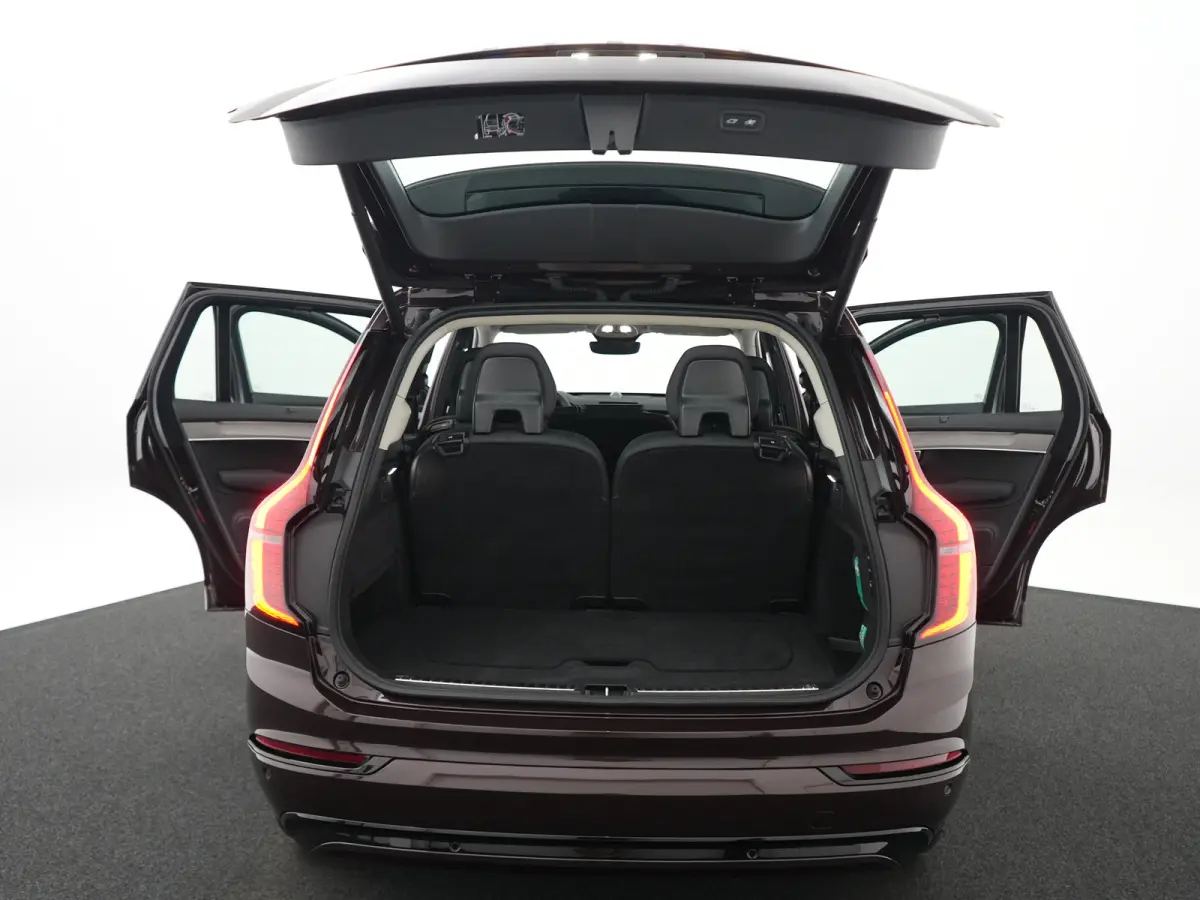 T8 Recharge Ultra Dark | Luchtvering | Bowers & Wilkins | Stoelventilatie & Massage | Head-Up | Trekhaak | 360° Camera | Panoramadak