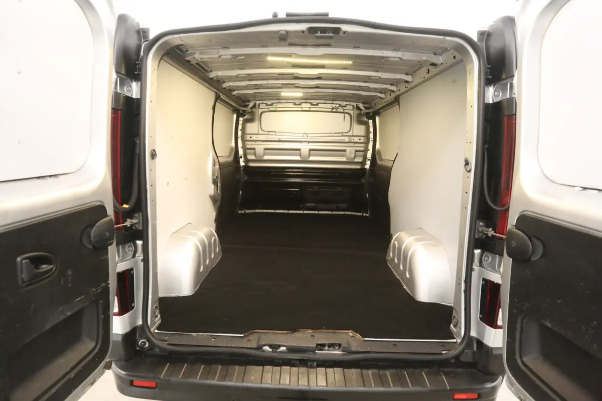 2.0 EcoJet 145PK L2H1 | Automaat | Clima | Camera | Cruise | 3 Zits | 2xSchuifdeur | Trekhaak | Navi | Parkeersens.