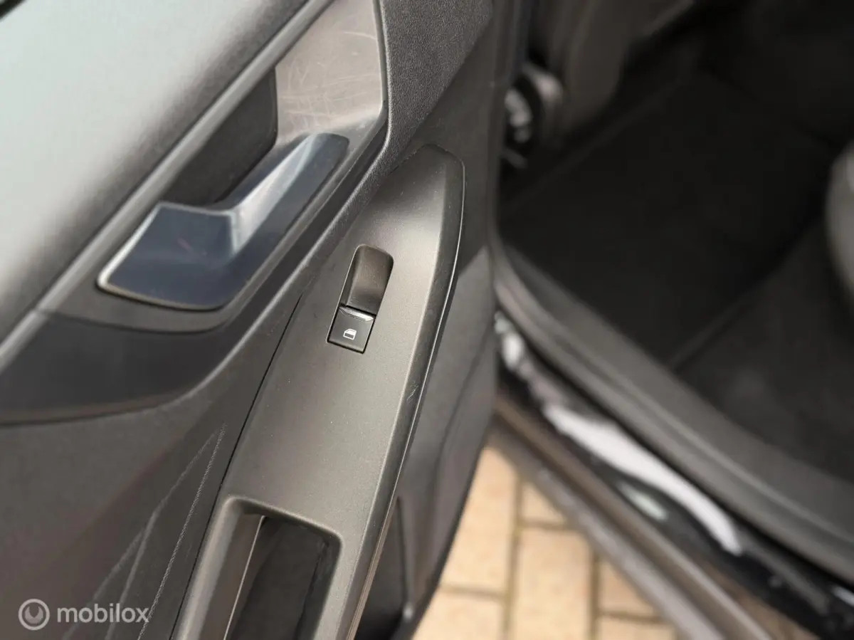 1.0 EcoBoost Connected | Airco | PDC V+A | Navi | Cruise |