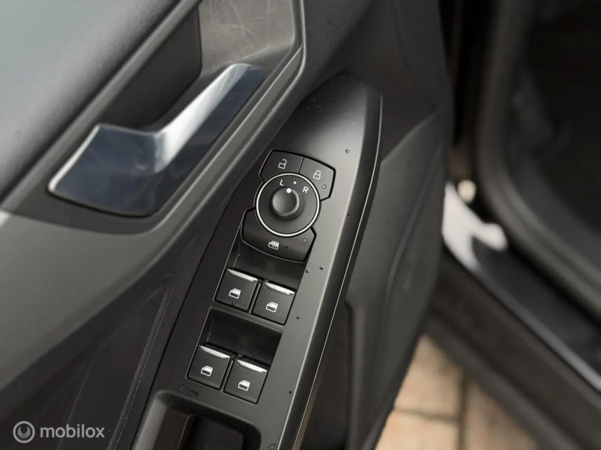 1.0 EcoBoost Connected | Airco | PDC V+A | Navi | Cruise |