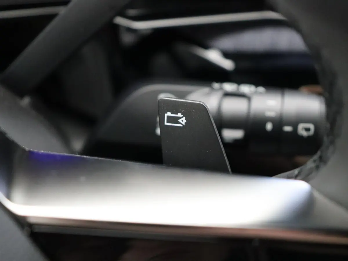 comfort range techno 52 kWh | Vijf jaar garantie | Stoel- en stuurwielverwarming | Vehicle-to-grid | Apple Carplay & Android Auto | Achteruitrijcamera | Warmtepomp |