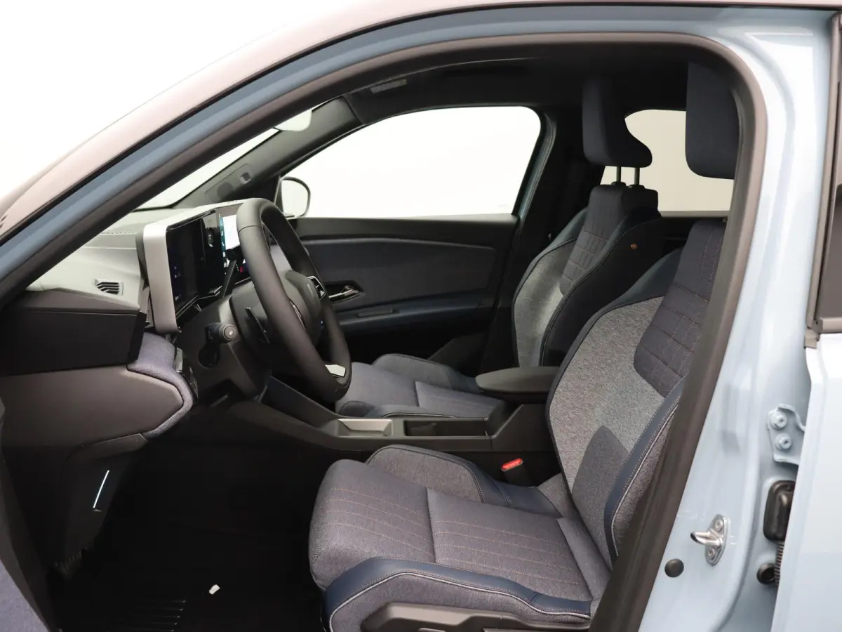 comfort range techno 52 kWh | Vijf jaar garantie | Stoel- en stuurwielverwarming | Vehicle-to-grid | Apple Carplay & Android Auto | Achteruitrijcamera | Warmtepomp |