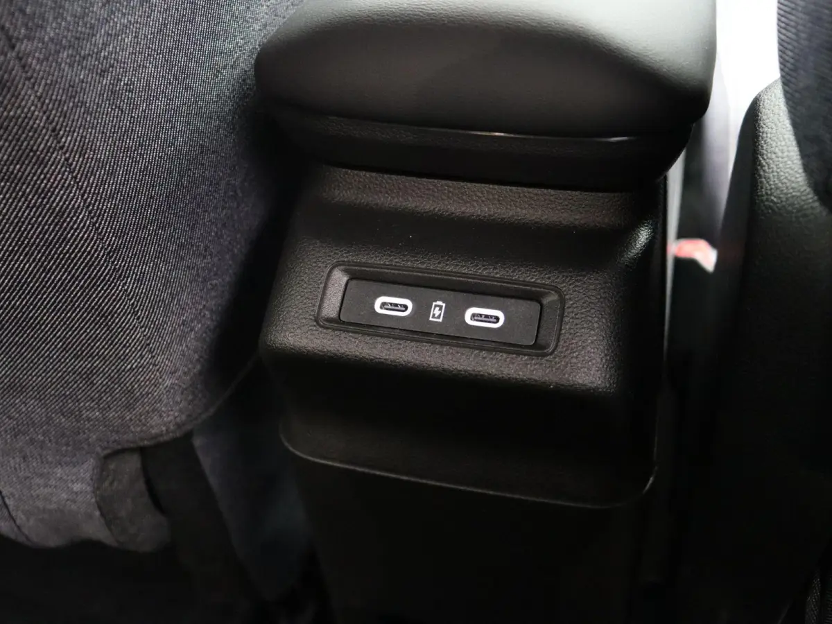 comfort range techno 52 kWh | Vijf jaar garantie | Stoel- en stuurwielverwarming | Vehicle-to-grid | Apple Carplay & Android Auto | Achteruitrijcamera | Warmtepomp |
