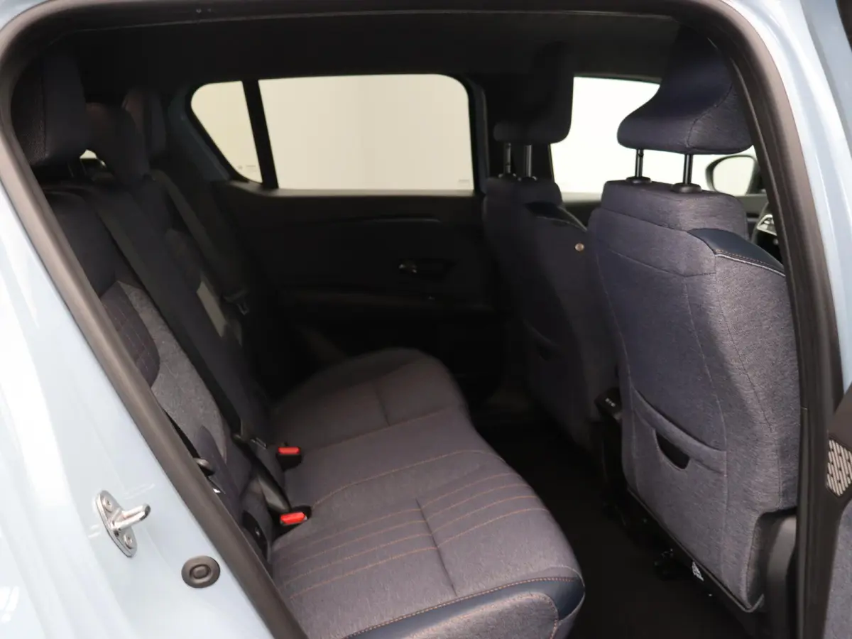 comfort range techno 52 kWh | Vijf jaar garantie | Stoel- en stuurwielverwarming | Vehicle-to-grid | Apple Carplay & Android Auto | Achteruitrijcamera | Warmtepomp |