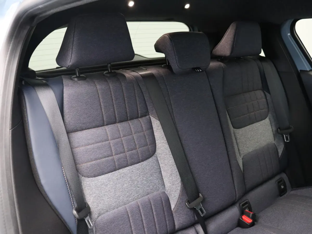 comfort range techno 52 kWh | Vijf jaar garantie | Stoel- en stuurwielverwarming | Vehicle-to-grid | Apple Carplay & Android Auto | Achteruitrijcamera | Warmtepomp |