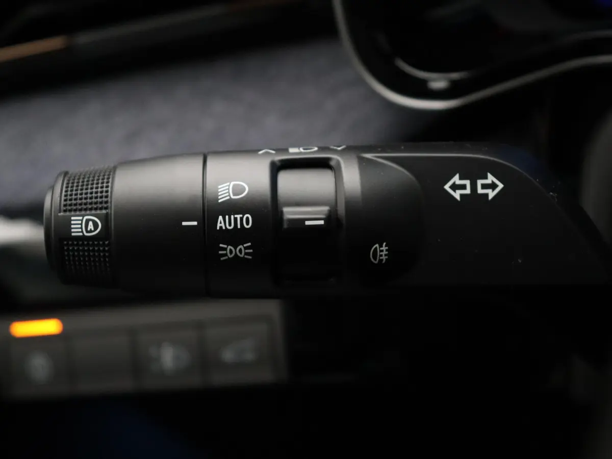 comfort range techno 52 kWh | Vijf jaar garantie | Stoel- en stuurwielverwarming | Vehicle-to-grid | Apple Carplay & Android Auto | Achteruitrijcamera | Warmtepomp |