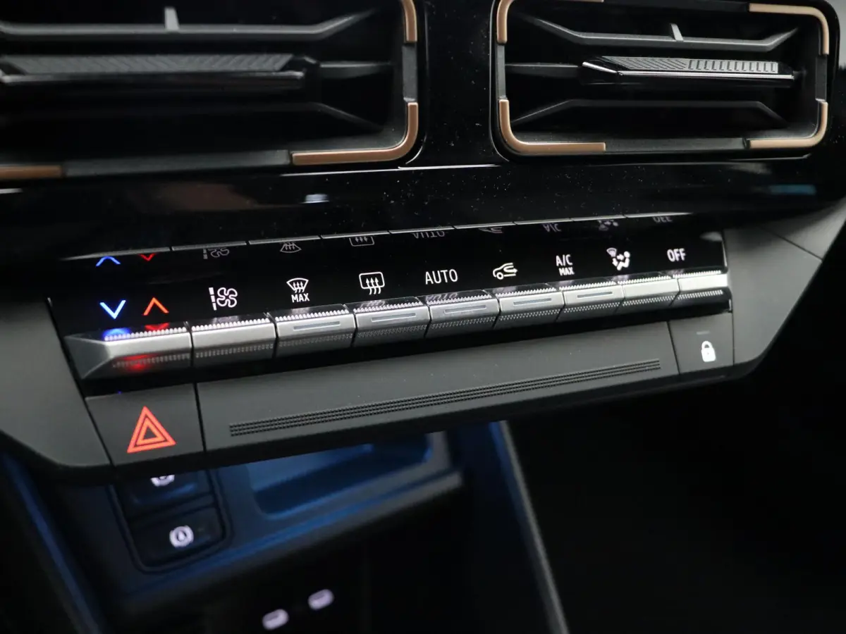 comfort range techno 52 kWh | Vijf jaar garantie | Stoel- en stuurwielverwarming | Vehicle-to-grid | Apple Carplay & Android Auto | Achteruitrijcamera | Warmtepomp |