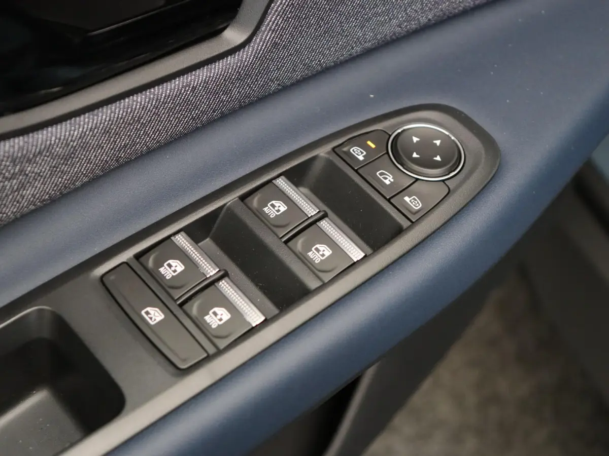 comfort range techno 52 kWh | Vijf jaar garantie | Stoel- en stuurwielverwarming | Vehicle-to-grid | Apple Carplay & Android Auto | Achteruitrijcamera | Warmtepomp |