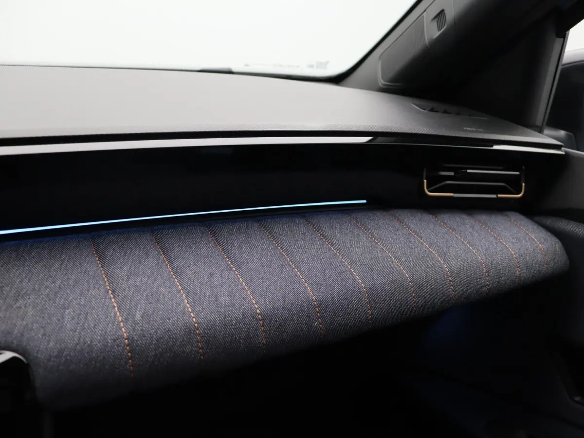 comfort range techno 52 kWh | Vijf jaar garantie | Stoel- en stuurwielverwarming | Vehicle-to-grid | Apple Carplay & Android Auto | Achteruitrijcamera | Warmtepomp |