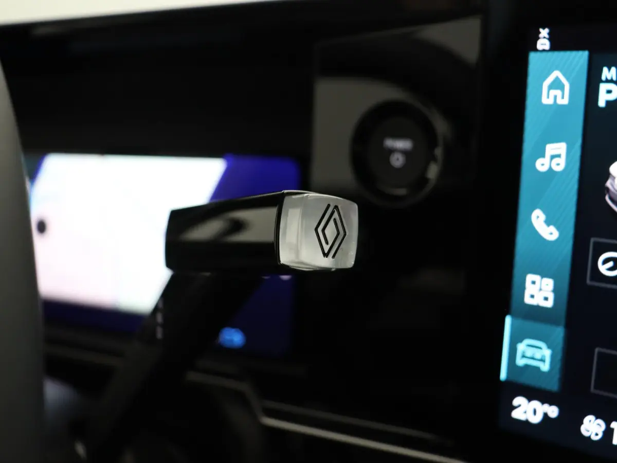 comfort range techno 52 kWh | Vijf jaar garantie | Stoel- en stuurwielverwarming | Vehicle-to-grid | Apple Carplay & Android Auto | Achteruitrijcamera | Warmtepomp |