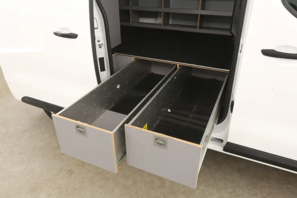 CDTI L2H1 | Airco | Cruise | 3 Zits | Trekhaak | Parkeersens. | Kasten