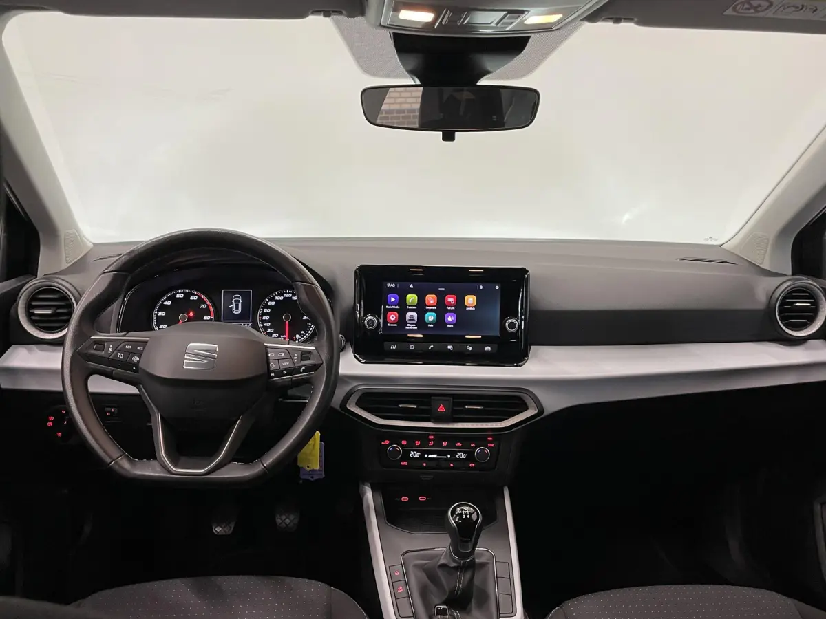 1.0 TSI Style Climate control Navigatie Apple Carplay/ Android Auto Parkeersensoren Cruise Control Full LED 17" LM Velgen