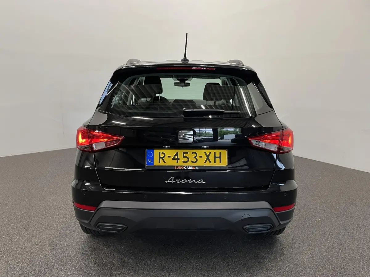 1.0 TSI Style Climate control Navigatie Apple Carplay/ Android Auto Parkeersensoren Cruise Control Full LED 17" LM Velgen