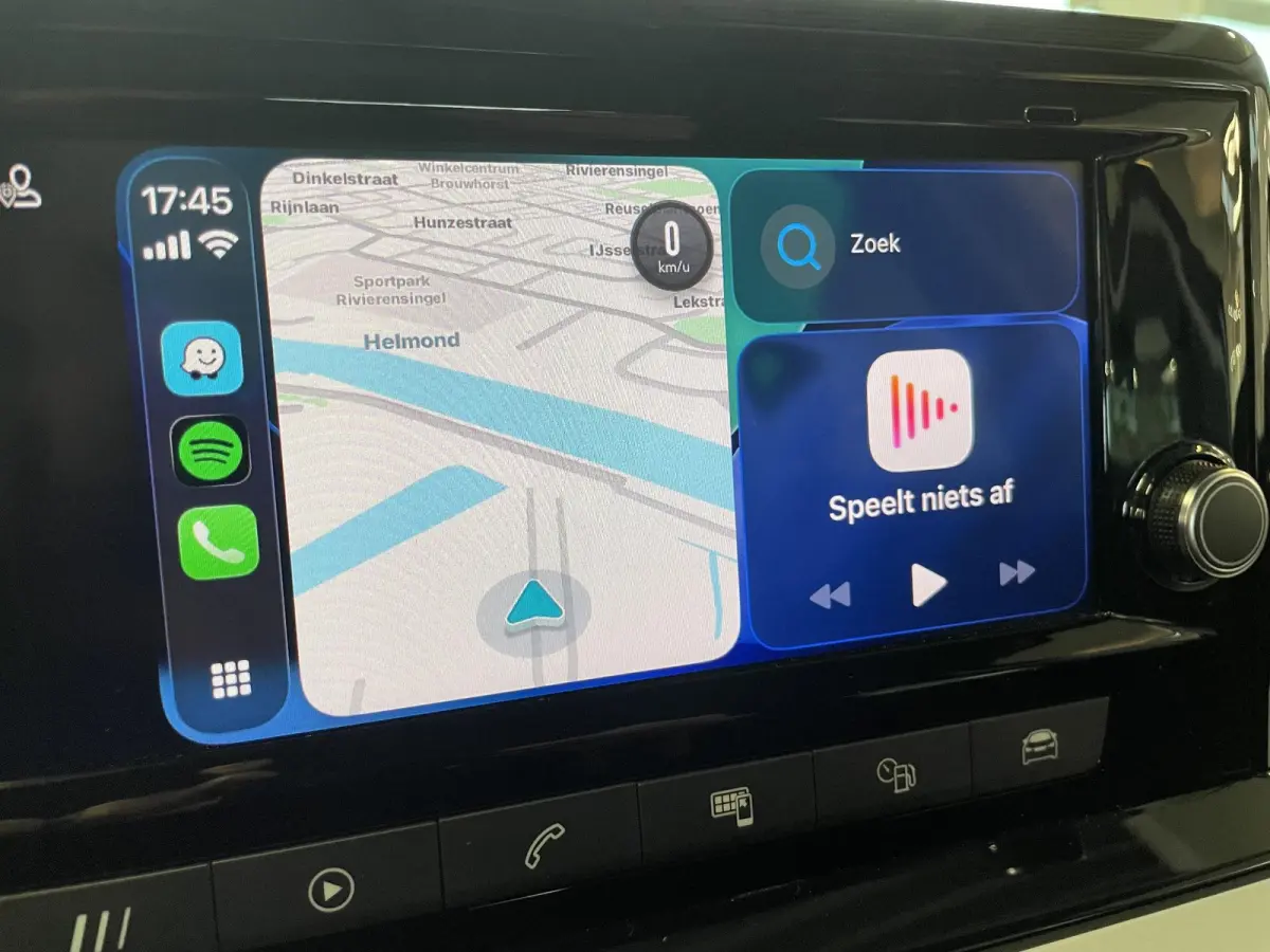 1.0 TSI Style Climate control Navigatie Apple Carplay/ Android Auto Parkeersensoren Cruise Control Full LED 17" LM Velgen