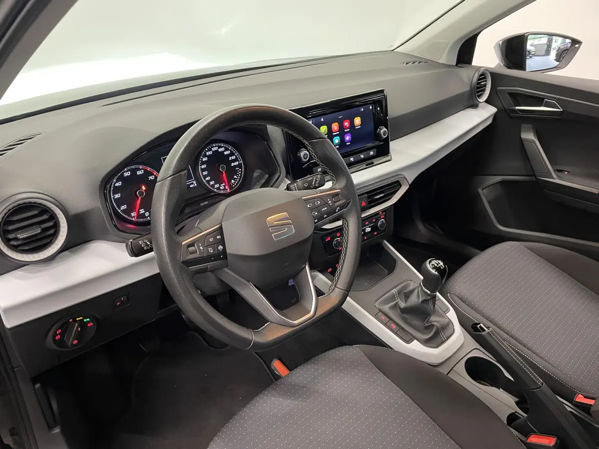 1.0 TSI Style Climate control Navigatie Apple Carplay/ Android Auto Parkeersensoren Cruise Control Full LED 17" LM Velgen