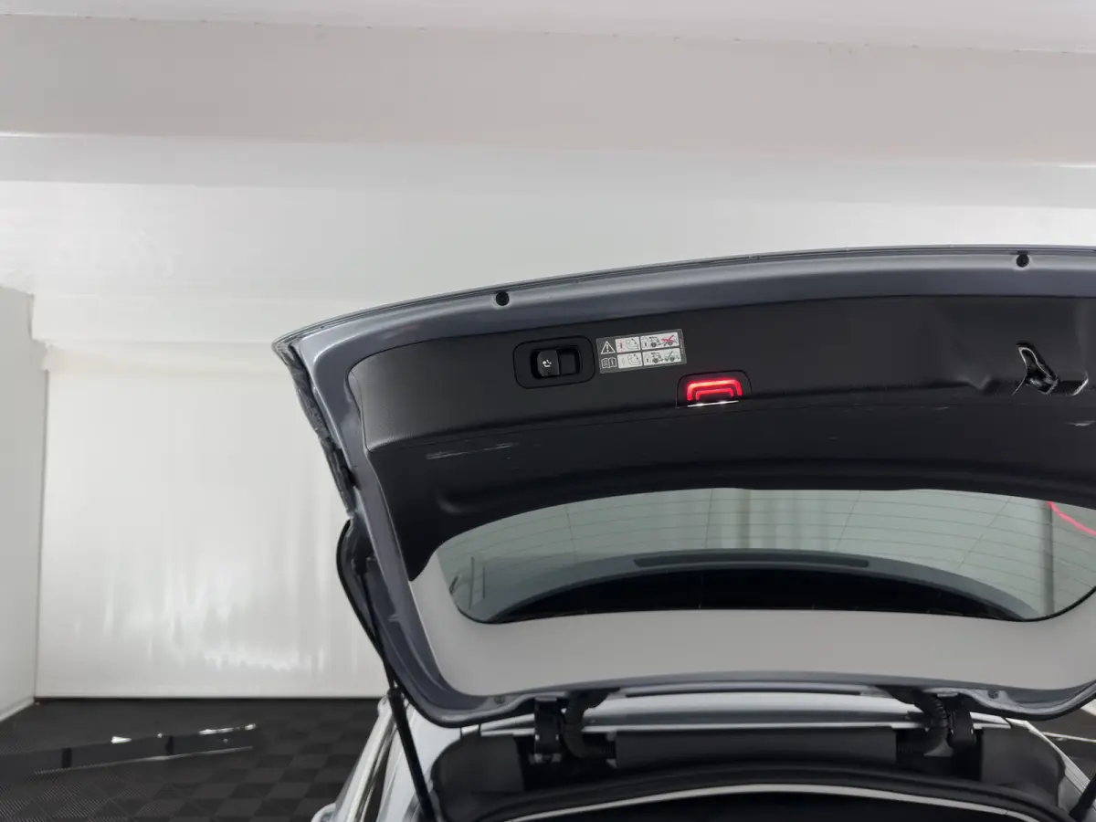 300 e Luxury Line (Plug-in) [3-Fase-11kW] (INCL.BTW) Aut. *FULL-LED | AMBIENT-LIGHT | TOP-VIEW | MEMORY-PACK | WIDESCREEN-COCKPIT | HEATED-COMFORTSEATS | NAVI-FULLMAP | SHIFTPADDLES | PRIVAC