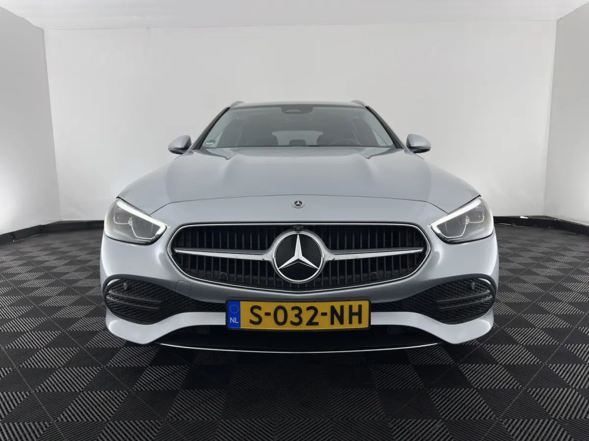 300 e Luxury Line (Plug-in) [3-Fase-11kW] (INCL.BTW) Aut. *FULL-LED | AMBIENT-LIGHT | TOP-VIEW | MEMORY-PACK | WIDESCREEN-COCKPIT | HEATED-COMFORTSEATS | NAVI-FULLMAP | SHIFTPADDLES | PRIVAC