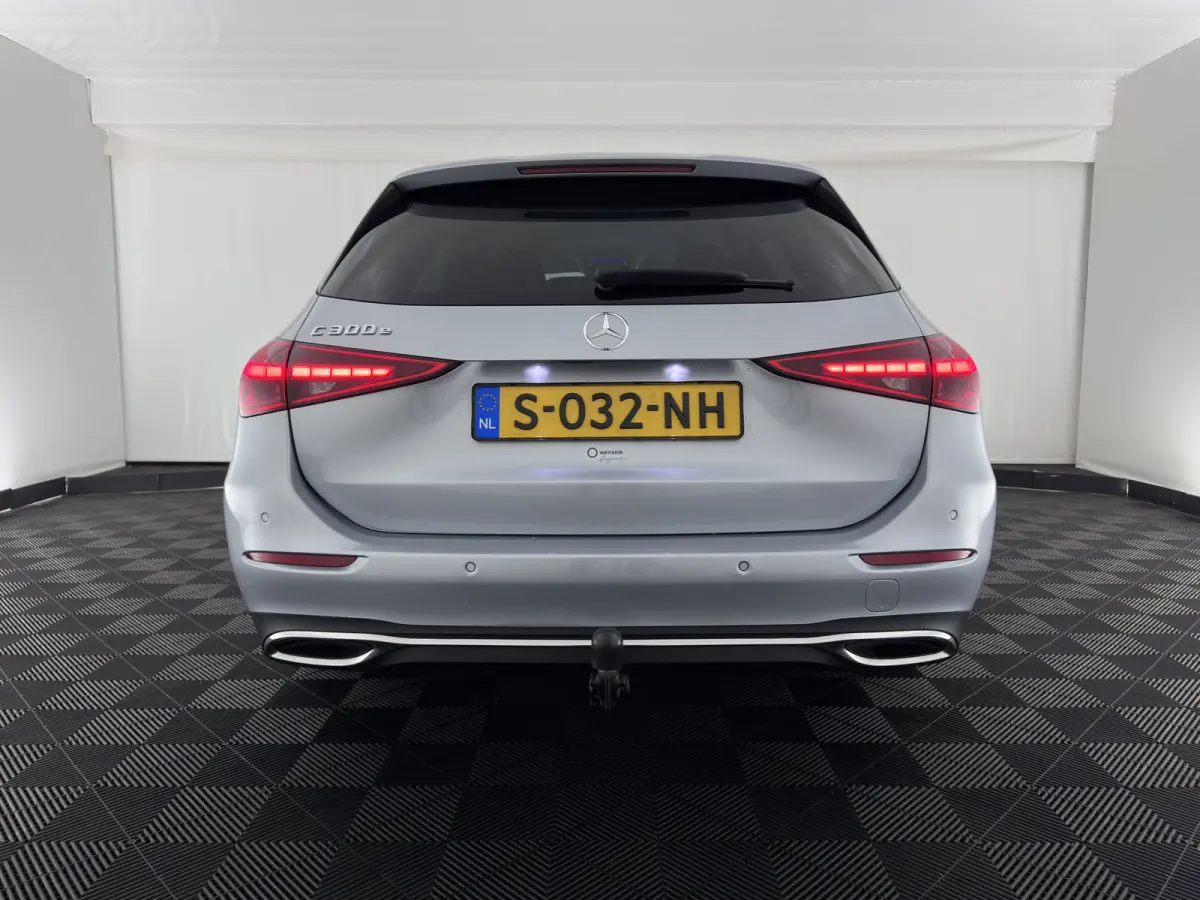 300 e Luxury Line (Plug-in) [3-Fase-11kW] (INCL.BTW) Aut. *FULL-LED | AMBIENT-LIGHT | TOP-VIEW | MEMORY-PACK | WIDESCREEN-COCKPIT | HEATED-COMFORTSEATS | NAVI-FULLMAP | SHIFTPADDLES | PRIVAC