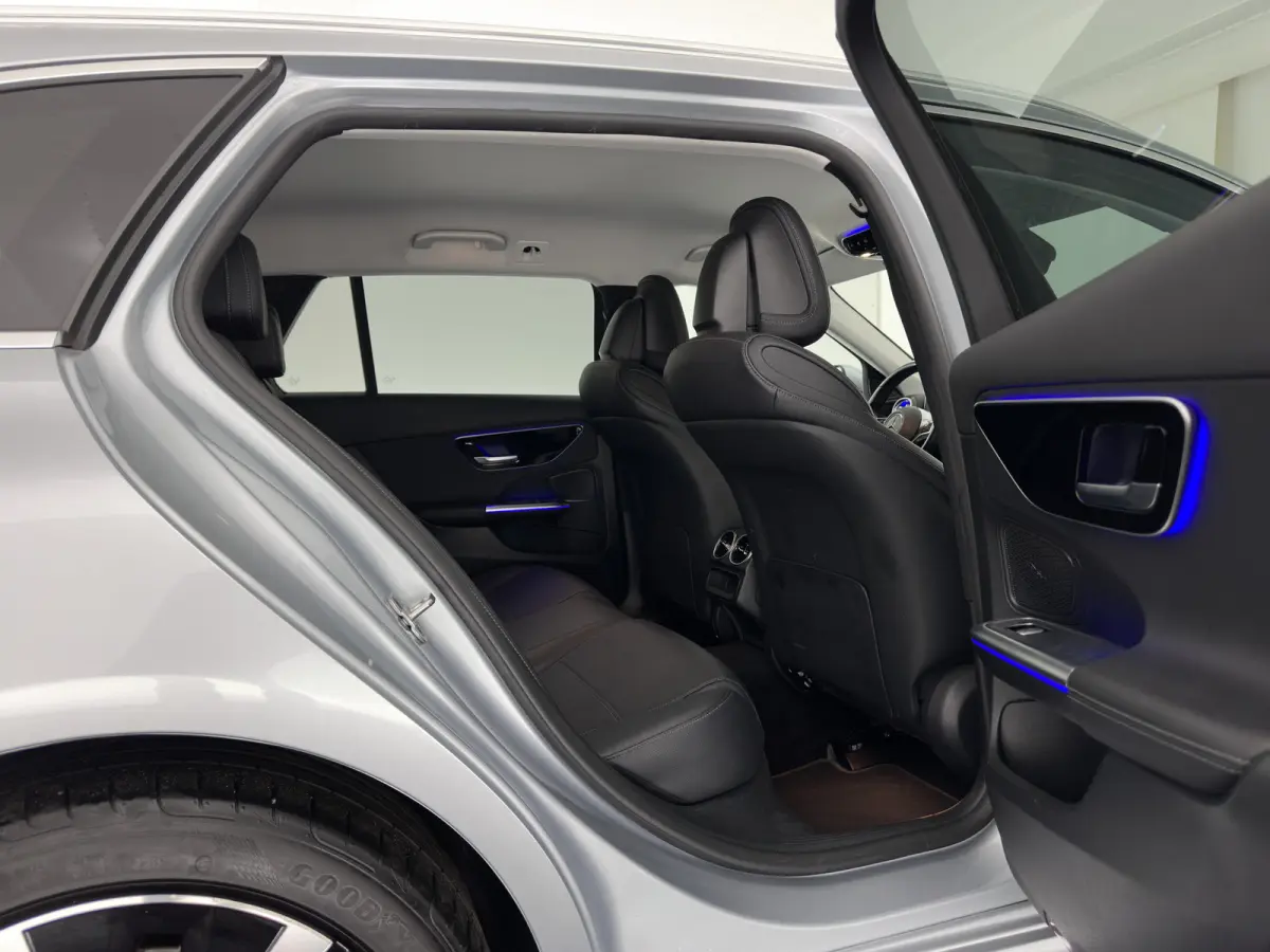 300 e Luxury Line (Plug-in) [3-Fase-11kW] (INCL.BTW) Aut. *FULL-LED | AMBIENT-LIGHT | TOP-VIEW | MEMORY-PACK | WIDESCREEN-COCKPIT | HEATED-COMFORTSEATS | NAVI-FULLMAP | SHIFTPADDLES | PRIVAC