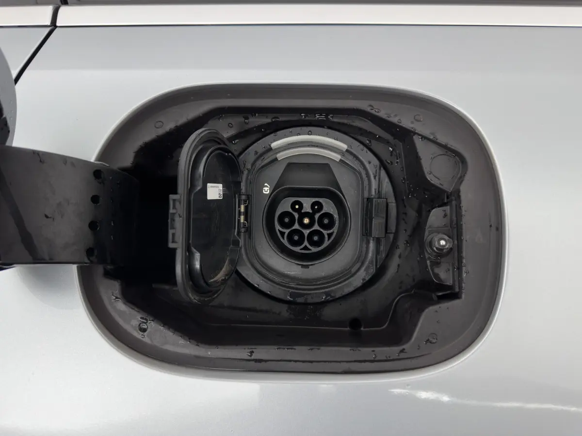 300 e Luxury Line (Plug-in) [3-Fase-11kW] (INCL.BTW) Aut. *FULL-LED | AMBIENT-LIGHT | TOP-VIEW | MEMORY-PACK | WIDESCREEN-COCKPIT | HEATED-COMFORTSEATS | NAVI-FULLMAP | SHIFTPADDLES | PRIVAC