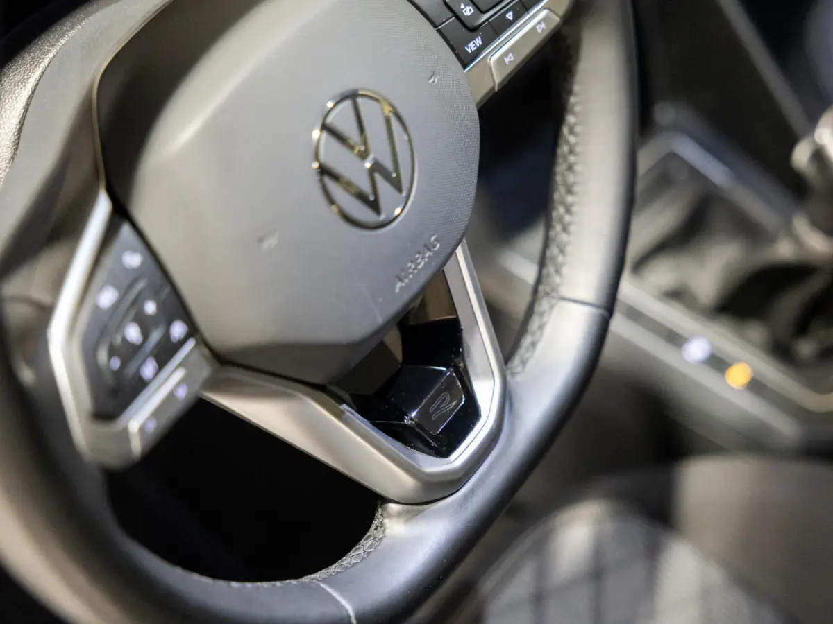 1.0 TSI R-Line Business / 110pk / NAP / Panorama dak / Stoelverwarming / Dodehoek herkenning /