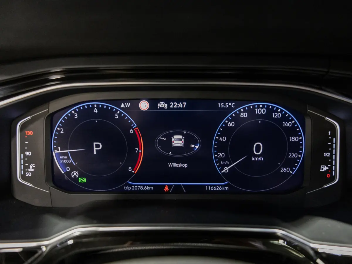 1.0 TSI R-Line Business / 110pk / NAP / Panorama dak / Stoelverwarming / Dodehoek herkenning /
