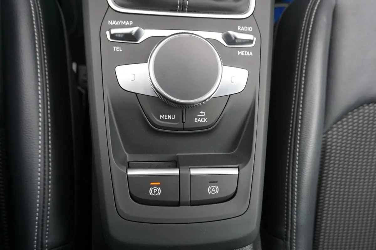 30 TFSI 110pk S Edition | Panoramadak | Smartphone Interface | Matrix-LED | PDC | Optiek Zwart
