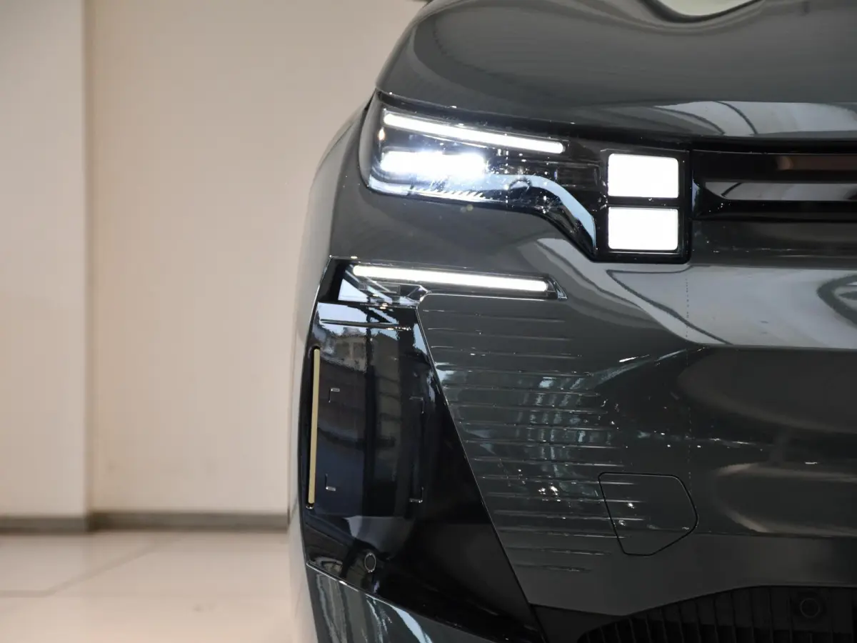 Max Comfort Range 74 kWh Leverbaar per januari 2027