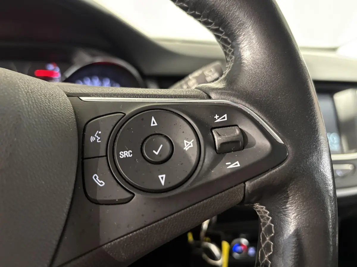 1.2 Turbo GS Line | Apple CarPlay / Android Auto |