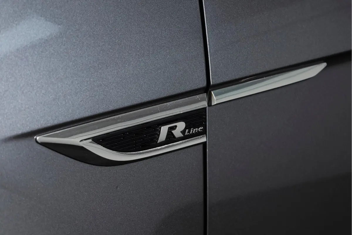 1.5 TSI 150 PK R-Line | Dig. Cockpit | Adapt. Cruise | Stoelverw. | PDC | Carplay / Android | ECC | LM 17" |