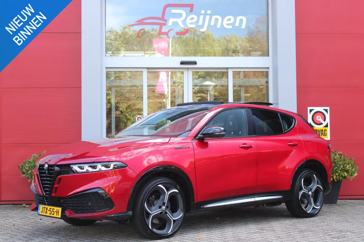 1.3 270PK Ibrida Plug-In Q4 SPORT SPECIALE | PANORAMISCH SCHUIF KANTELDAK MET ZWARTE DAKSTRIPS | ROSSO BRERA (METALLIC ROOD) MET ZWART DAK  | HARMAN KARDON PREMIUM AUDIO MET 14 SPEAKERS | TE