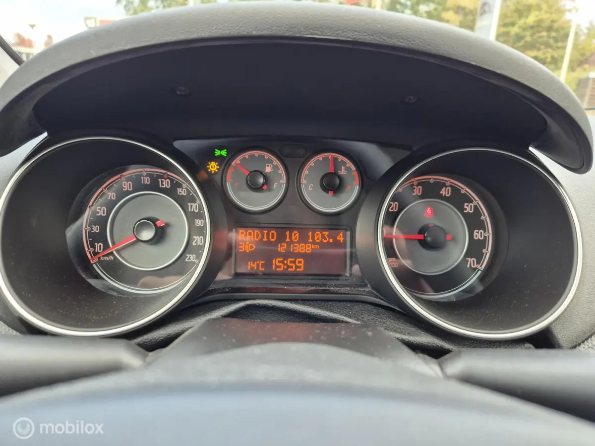 1.2 (4 Cilinder) 5 Deurs, Airco, Trekhaak
