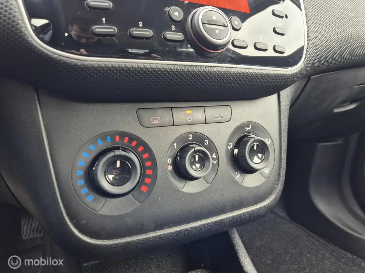1.2 (4 Cilinder) 5 Deurs, Airco, Trekhaak
