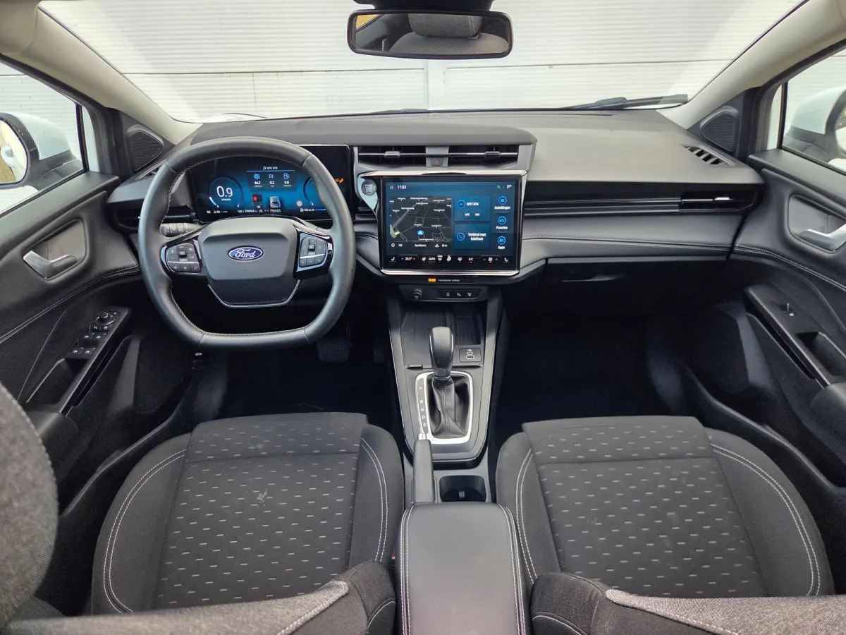 Titanium | Adaptive Cruise Control / Stoel- en stuurwielverwarming / Elektrisch schuif/kantel-dak / 360 Camera / Volledig onderhouden / | Adaptive Cruise | Apple Carplay/Android Auto|telefoo