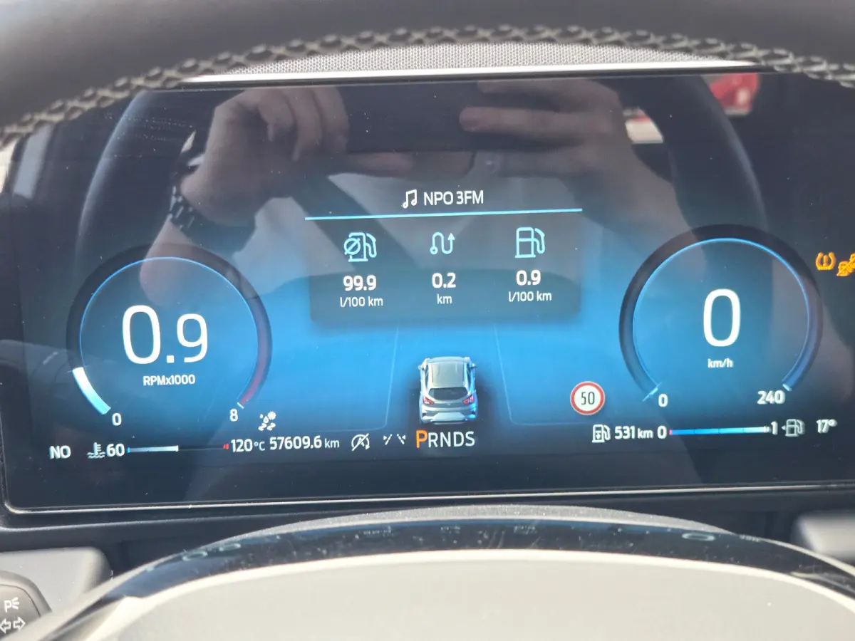 Titanium | Adaptive Cruise Control / Stoel- en stuurwielverwarming / Elektrisch schuif/kantel-dak / 360 Camera / Volledig onderhouden / | Adaptive Cruise | Apple Carplay/Android Auto|telefoo