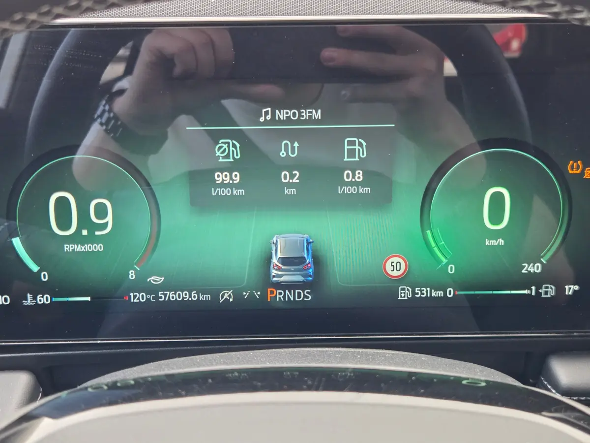Titanium | Adaptive Cruise Control / Stoel- en stuurwielverwarming / Elektrisch schuif/kantel-dak / 360 Camera / Volledig onderhouden / | Adaptive Cruise | Apple Carplay/Android Auto|telefoo