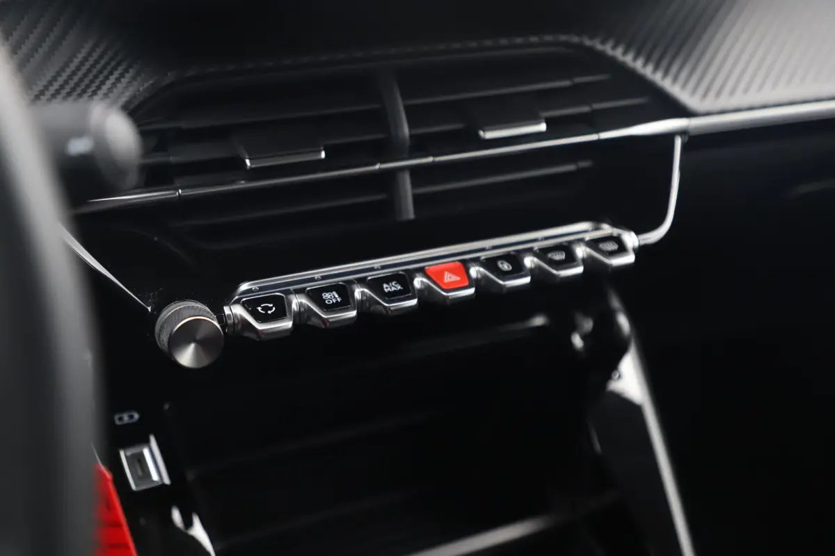 1.2 PureTech Active Pack Navigatie LMV Carplay Android Parkeersensor