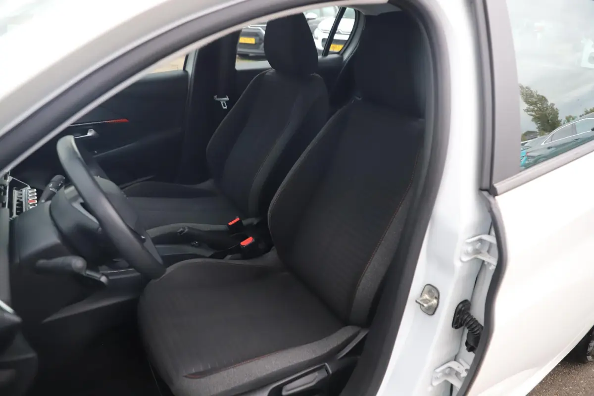 1.2 PureTech Active Pack Navigatie LMV Carplay Android Parkeersensor