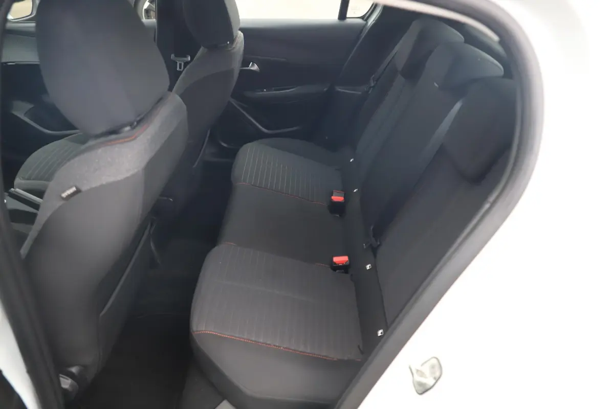 1.2 PureTech Active Pack Navigatie LMV Carplay Android Parkeersensor