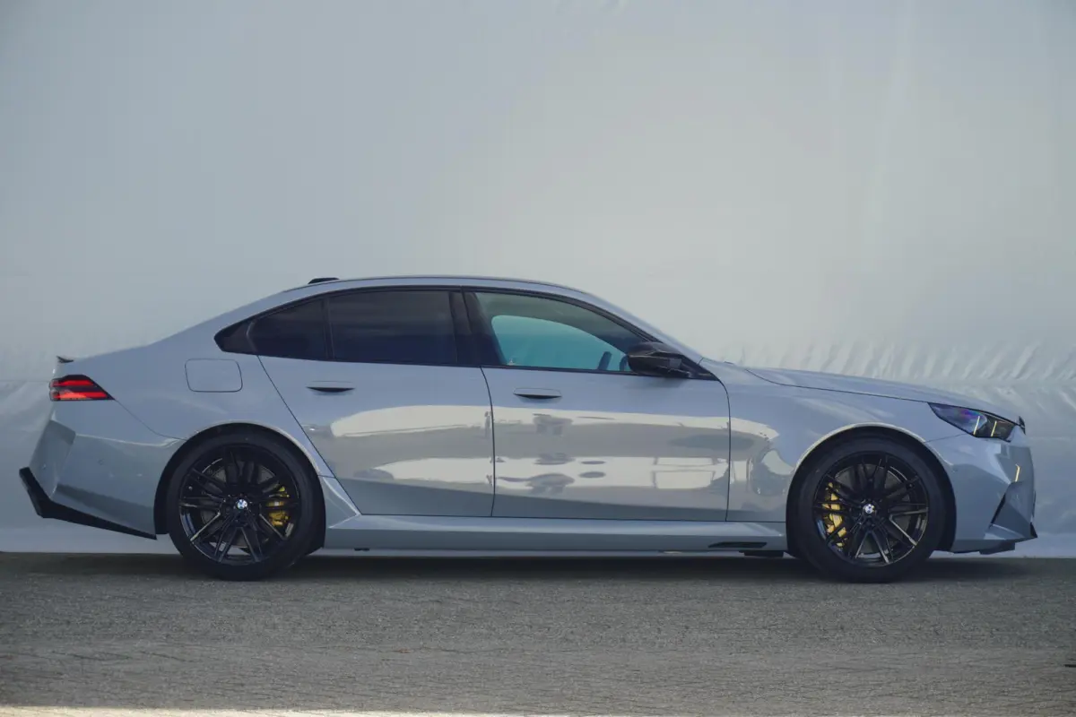 Sedan | M Drivers Pack | Comfort Pack | Bowers & Wilkins