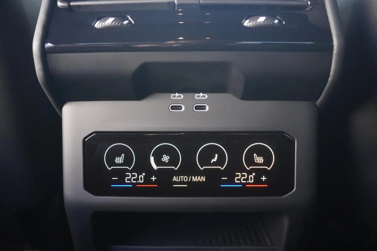 Sedan | M Drivers Pack | Comfort Pack | Bowers & Wilkins