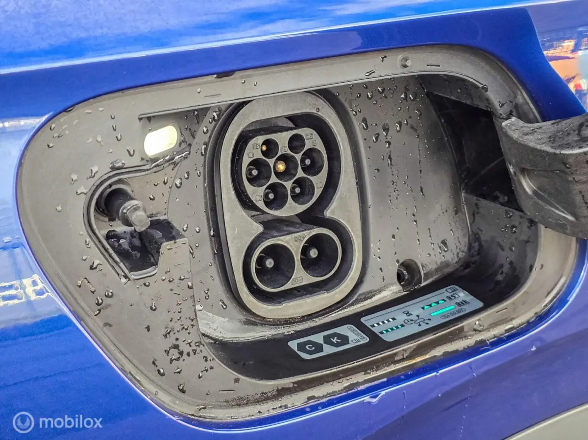 Pro 77 kWh Carplay ACC Stoel&Stuurverwarming