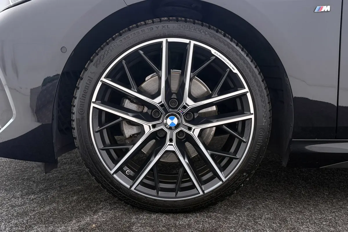 218i High Executive | M-Sport | Panoramadak | Org NL | Stoelverwarming | Digital Cockpit | Sportstoelen |