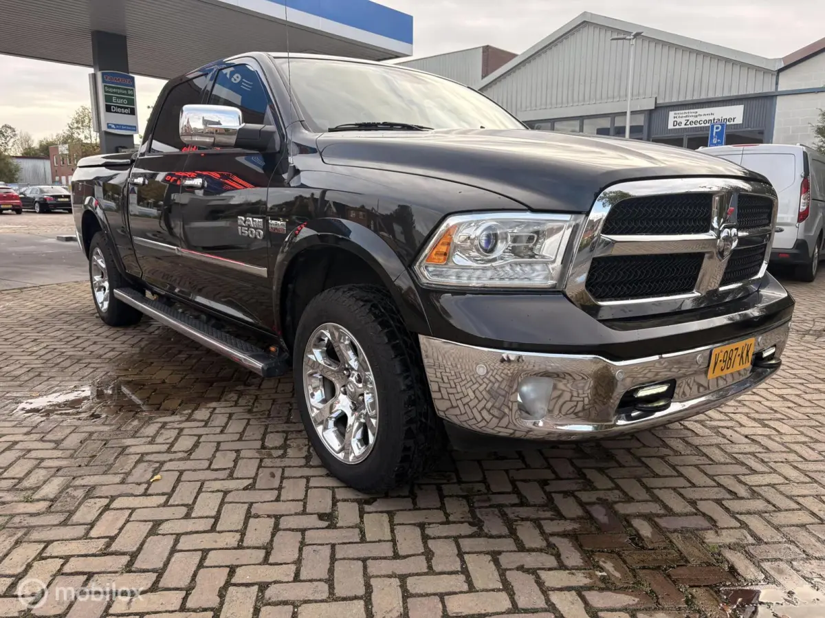 1500 4X4 5.7 V8 Laramie originele nl auto met NAP