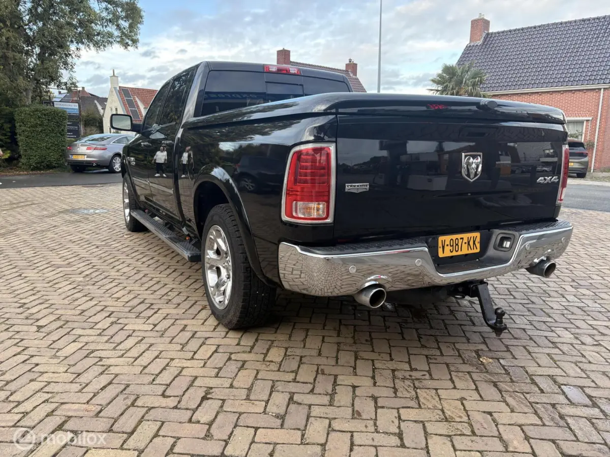 1500 4X4 5.7 V8 Laramie originele nl auto met NAP