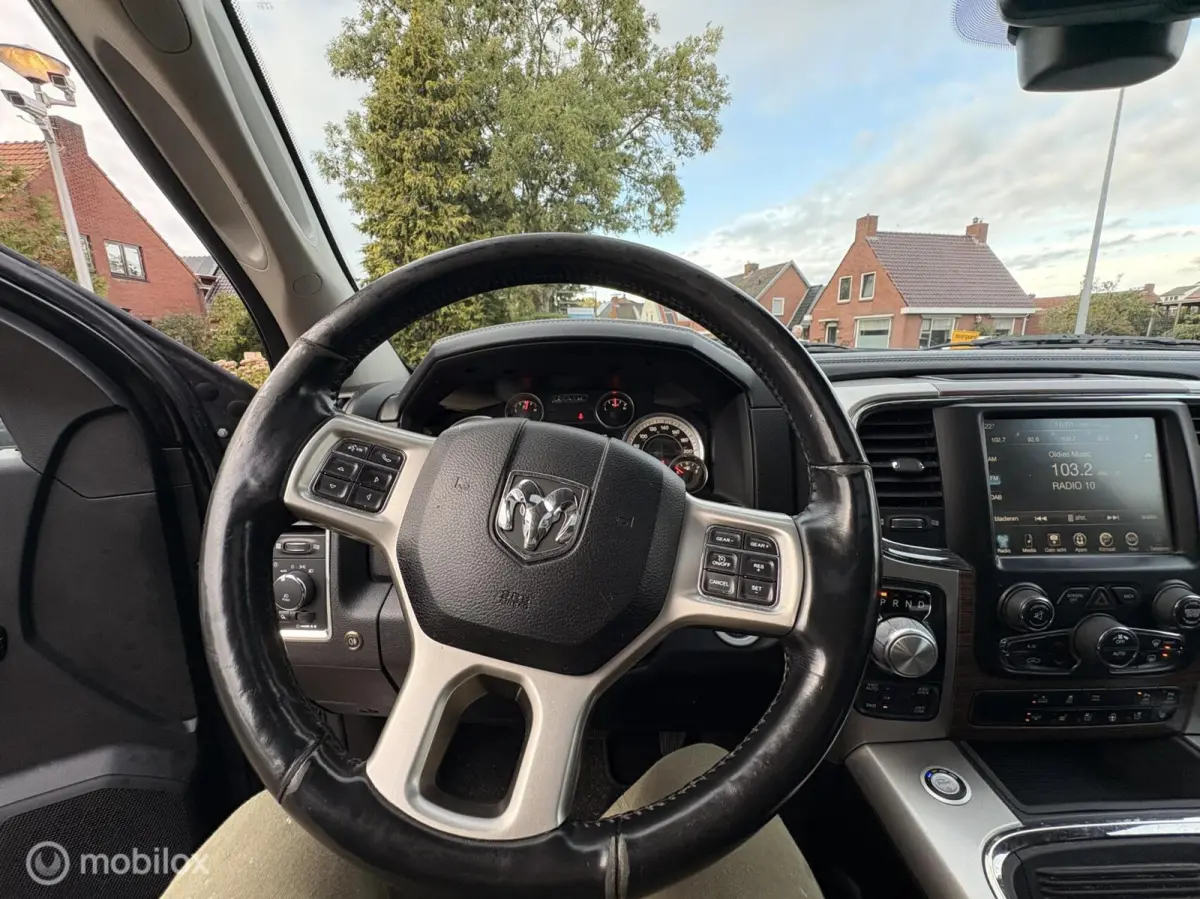 1500 4X4 5.7 V8 Laramie originele nl auto met NAP