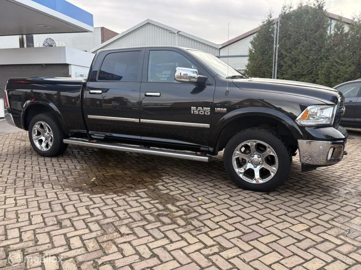 1500 4X4 5.7 V8 Laramie originele nl auto met NAP